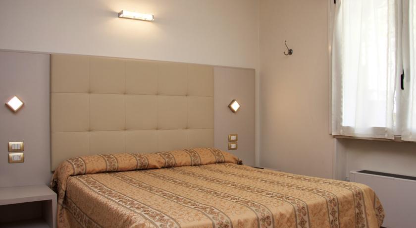 סירמיונה Hotel Ca' Serena מראה חיצוני תמונה